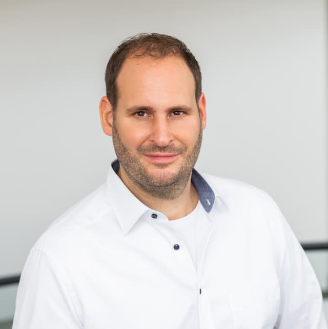 Tobias Löll
