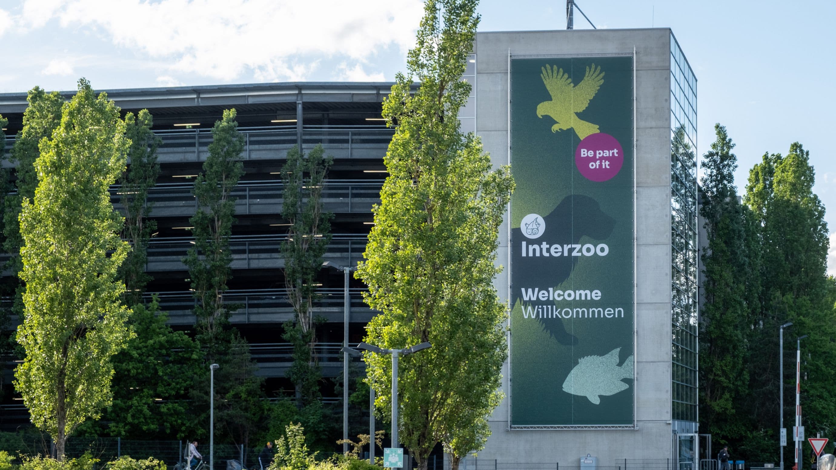 Parkhausbanner bei der Interzoo 2026